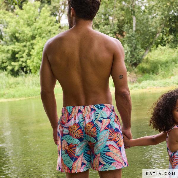 Badeanzugsstoff mit tropischem Muster